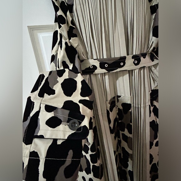 Trench coat by Sacai - Picture 7 of 16